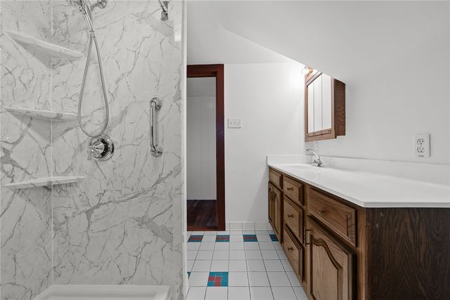 810 Collier, Carnegie, PA 15106