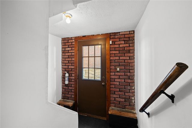 810 Collier, Carnegie, PA 15106