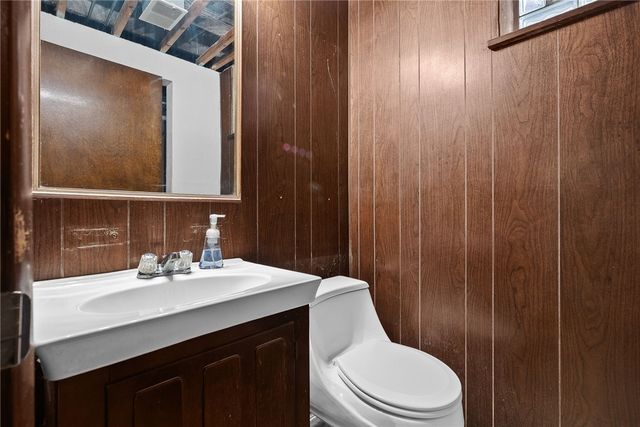 810 Collier, Carnegie, PA 15106