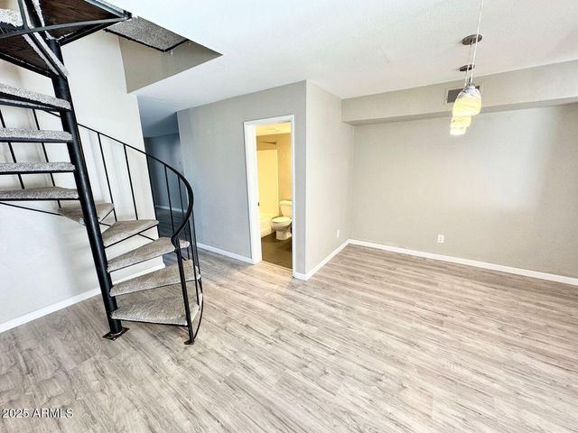 1425 E DESERT COVE Avenue 2, Phoenix, AZ 85020