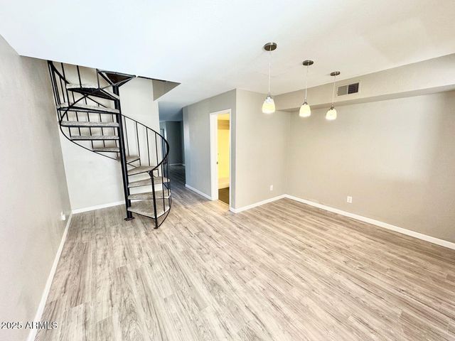 1425 E DESERT COVE Avenue 2, Phoenix, AZ 85020