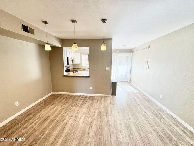 1425 E DESERT COVE Avenue 2, Phoenix, AZ 85020