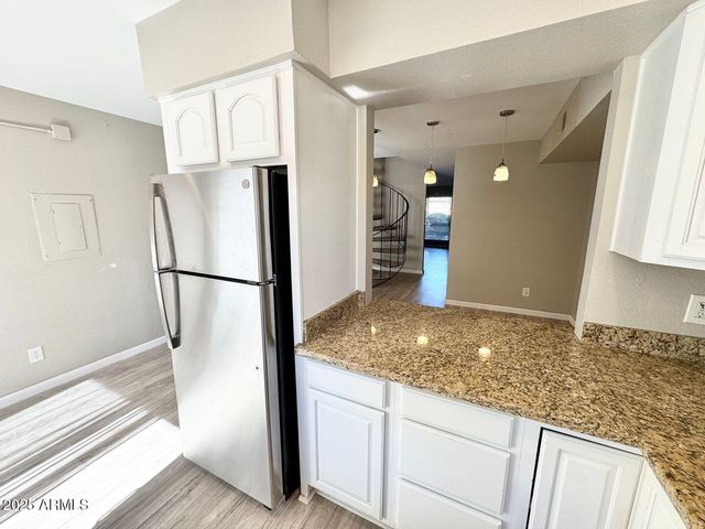 1425 E DESERT COVE Avenue 2, Phoenix, AZ 85020