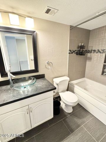 1425 E DESERT COVE Avenue 2, Phoenix, AZ 85020