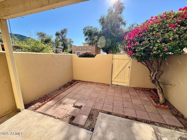 1425 E DESERT COVE Avenue 2, Phoenix, AZ 85020