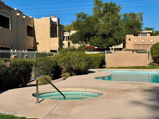 1425 E DESERT COVE Avenue 2, Phoenix, AZ 85020
