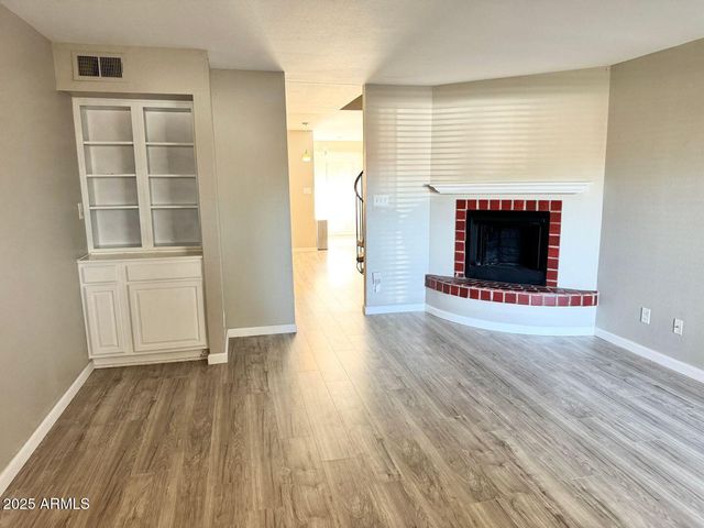 1425 E DESERT COVE Avenue 2, Phoenix, AZ 85020