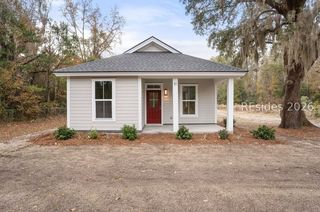 2326 Hillside Ct, Port Royal, SC 29935