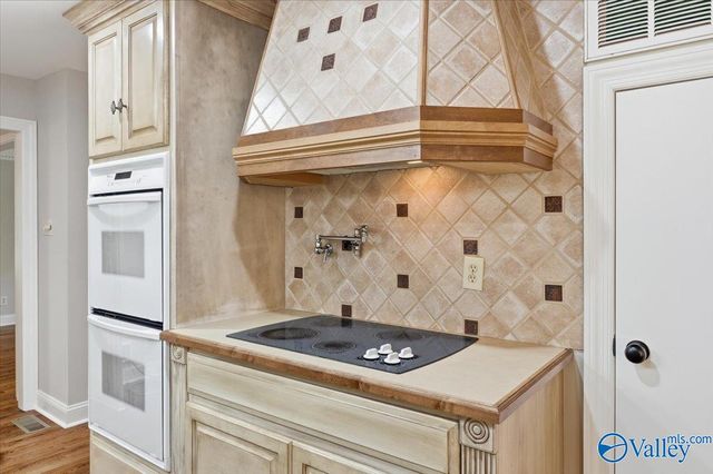 11013 Vivian Drive NW, Huntsville, AL 35810
