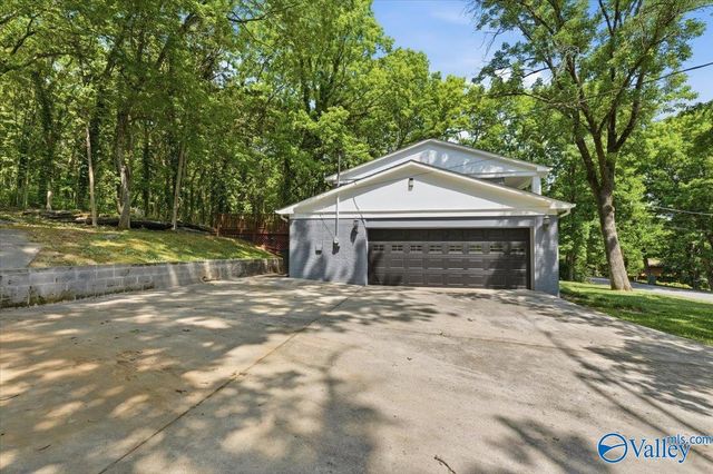 11013 Vivian Drive NW, Huntsville, AL 35810