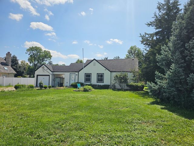7911 W 92nd Street, Hickory Hills, IL 60457
