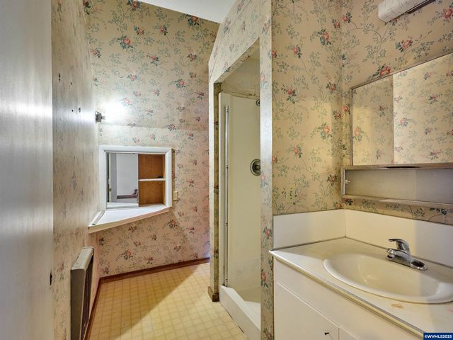 955 Bryan St, Woodburn, OR 97071