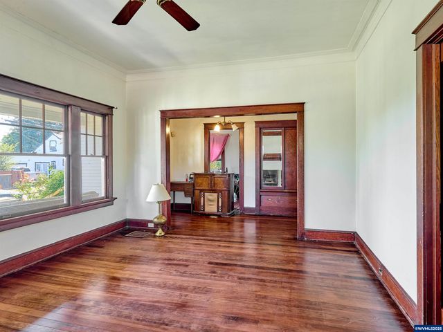 955 Bryan St, Woodburn, OR 97071