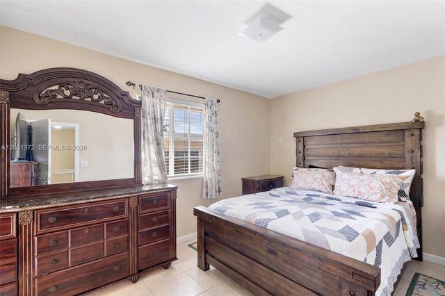 2186 NE 167th St 1-111, North Miami Beach, FL 33162