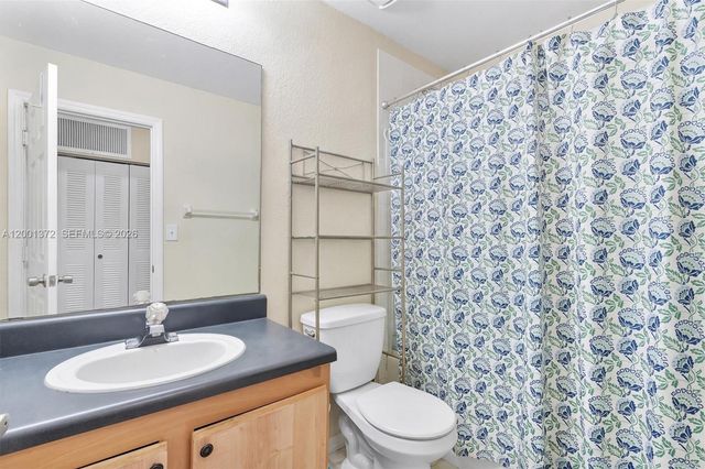 2186 NE 167th St 1-111, North Miami Beach, FL 33162