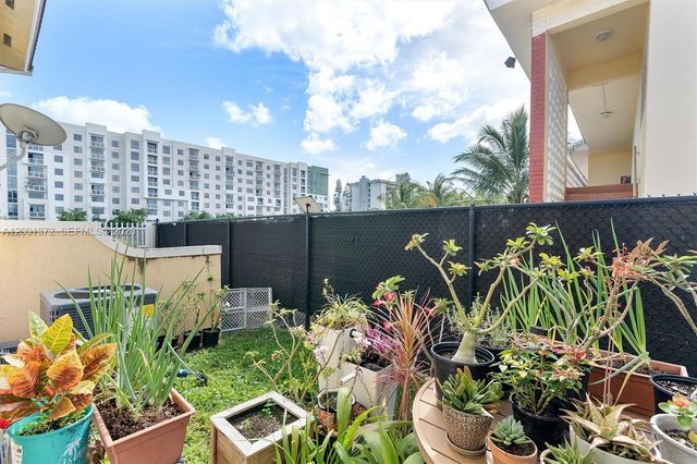 2186 NE 167th St 1-111, North Miami Beach, FL 33162