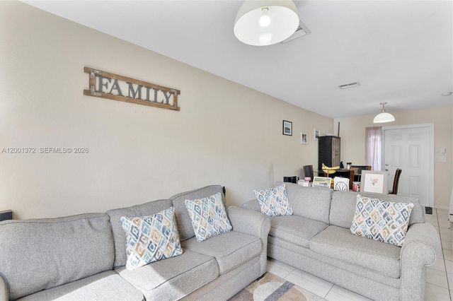 2186 NE 167th St 1-111, North Miami Beach, FL 33162