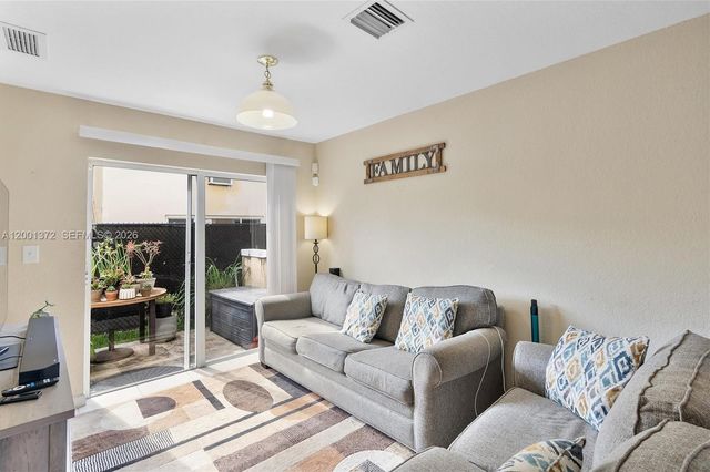 2186 NE 167th St 1-111, North Miami Beach, FL 33162