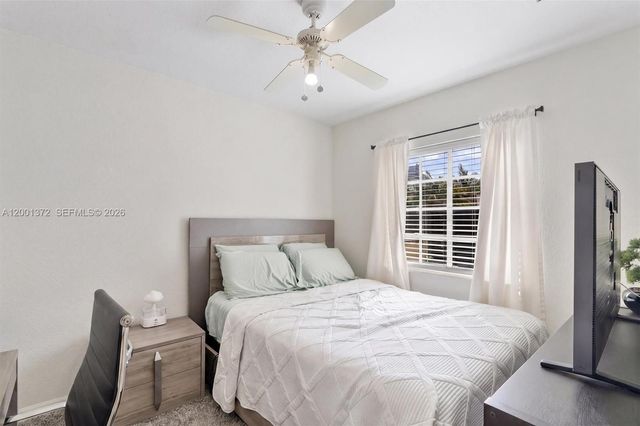 2186 NE 167th St 1-111, North Miami Beach, FL 33162