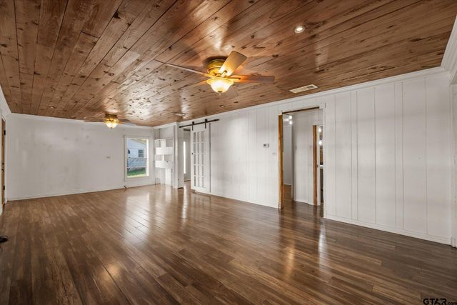 505 N Willis Street, Daingerfield, TX 75638