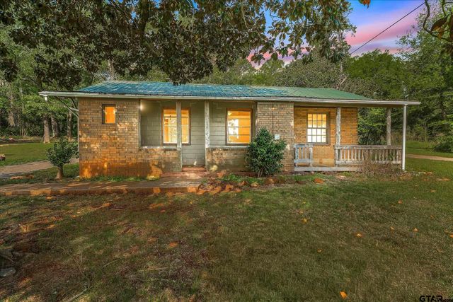 505 N Willis Street, Daingerfield, TX 75638