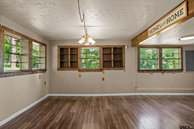 505 N Willis Street, Daingerfield, TX 75638