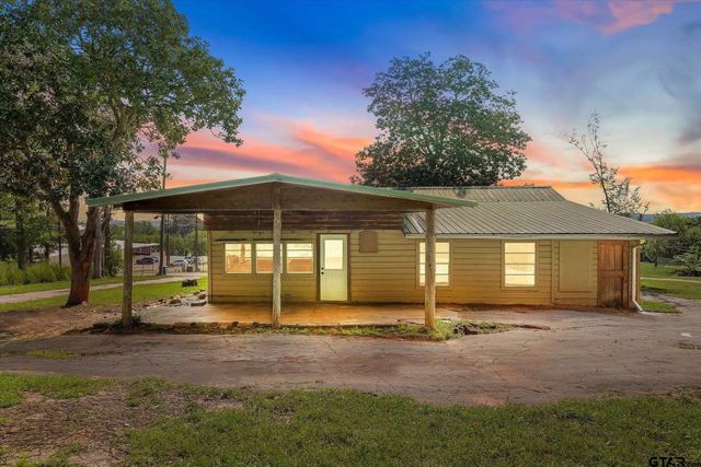 505 N Willis Street, Daingerfield, TX 75638
