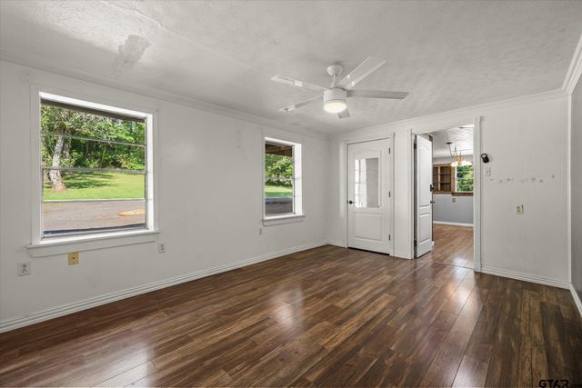 505 N Willis Street, Daingerfield, TX 75638