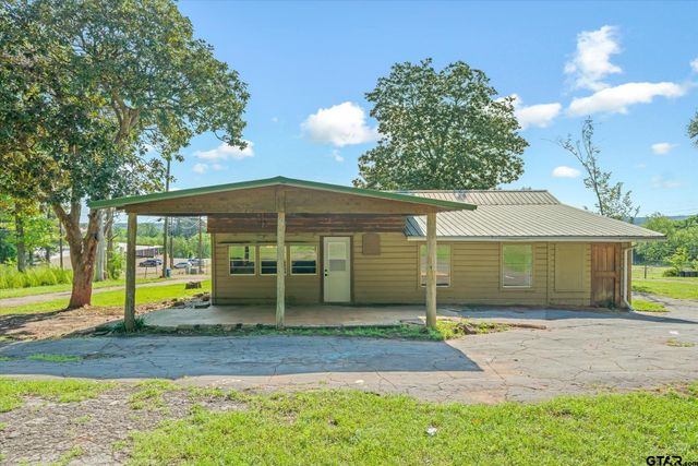 505 N Willis Street, Daingerfield, TX 75638