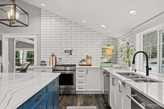 26002 SE 208th, Maple Valley, WA 98038