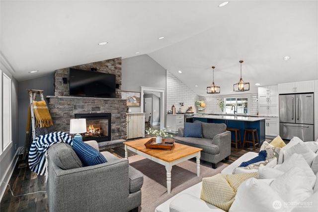 26002 SE 208th, Maple Valley, WA 98038