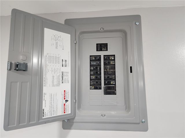 6 Douglas Street, Cranston, RI 02910