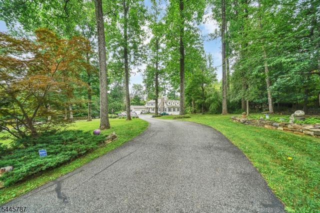 30 Dogwood Dr, Chester Twp., NJ 07930