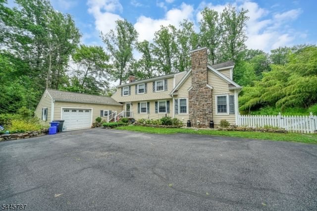 30 Dogwood Dr, Chester Twp., NJ 07930