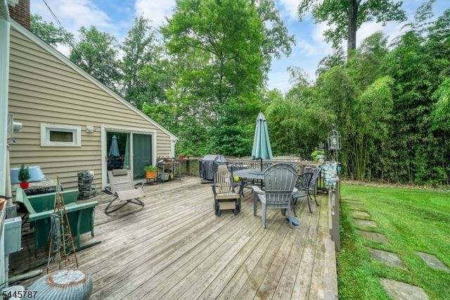 30 Dogwood Dr, Chester Twp., NJ 07930