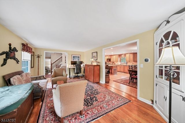30 Dogwood Dr, Chester Twp., NJ 07930