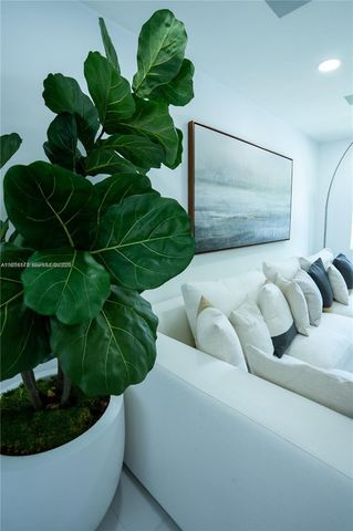 31 SW 6th St, Hallandale Beach, FL 33009