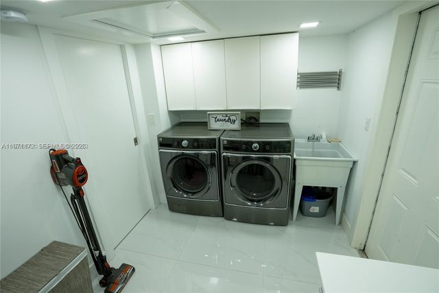 31 SW 6th St, Hallandale Beach, FL 33009