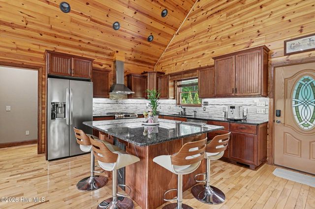 210 Majestic Drive, Hayesville, NC 28904