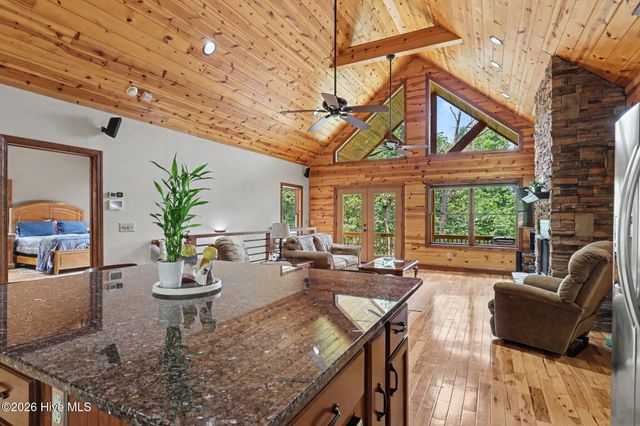 210 Majestic Drive, Hayesville, NC 28904