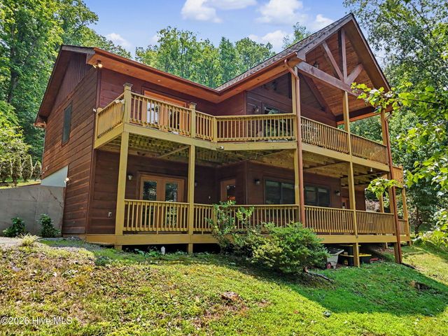 210 Majestic Drive, Hayesville, NC 28904