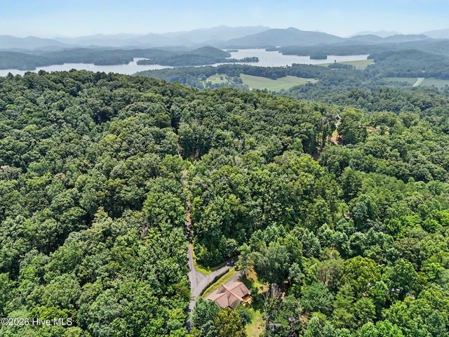 210 Majestic Drive, Hayesville, NC 28904