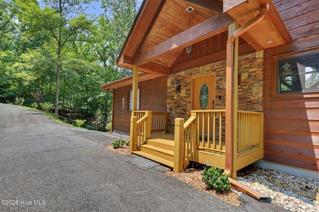 210 Majestic Drive, Hayesville, NC 28904