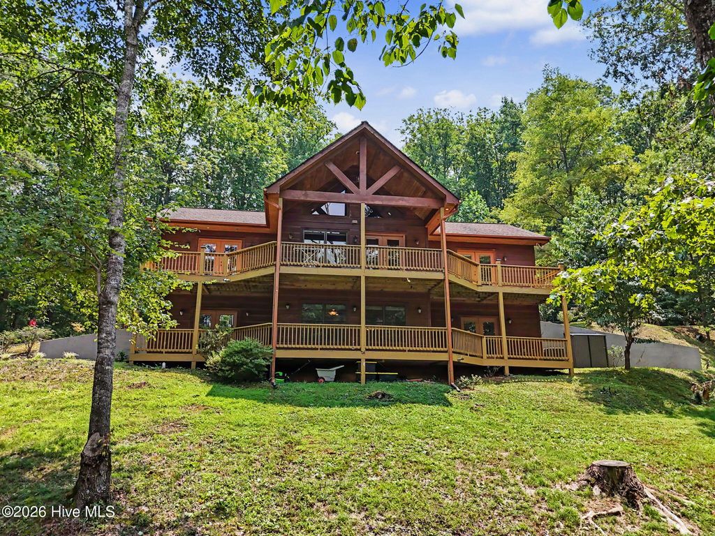 210 Majestic Drive, Hayesville, NC 28904
