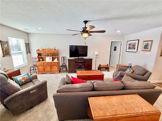 1008 Colonial Drive, Menallen Twp, PA 15401