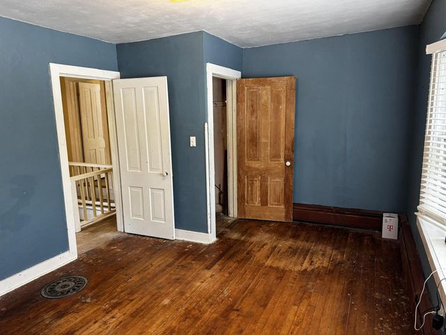432 W Capitol DRIVE, Hartland, WI 53029