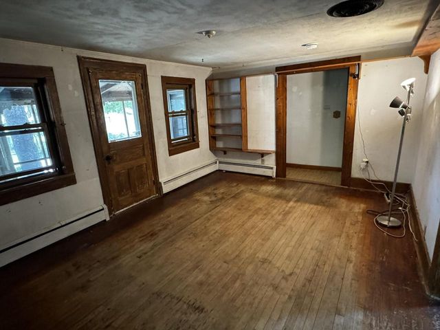 432 W Capitol DRIVE, Hartland, WI 53029