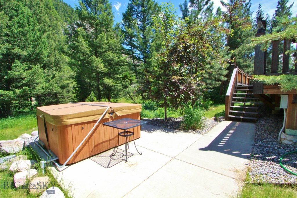 64188 Gallatin Road, Gallatin Gateway, MT 59730 photo 7