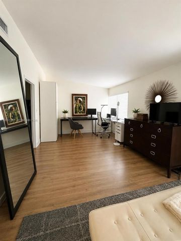 7968 SW 105th Pl, Miami, FL 33173