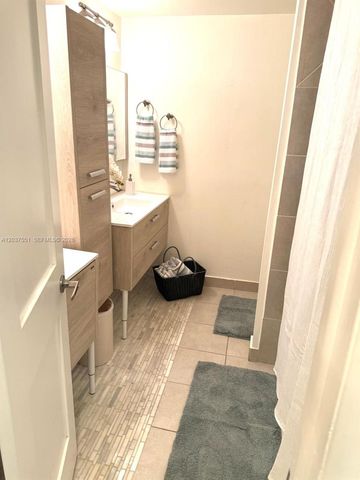 7968 SW 105th Pl, Miami, FL 33173
